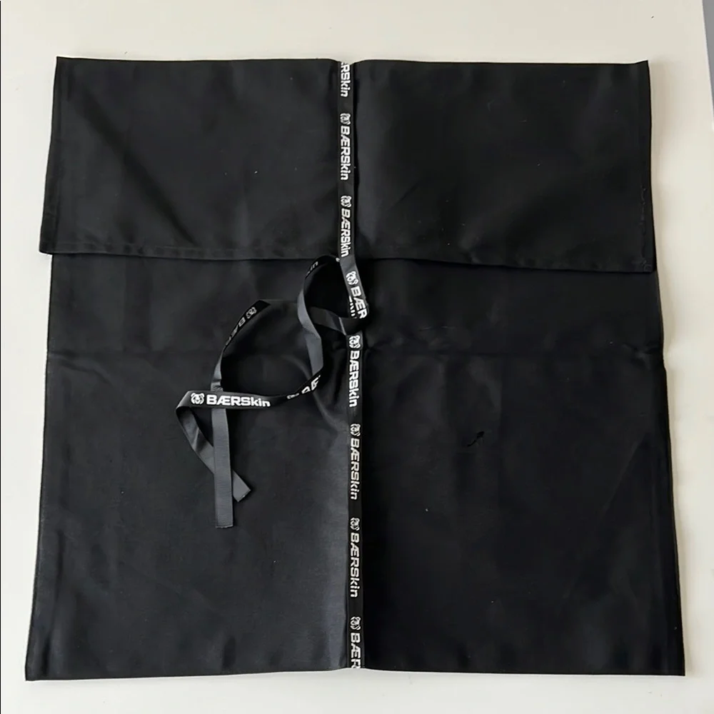BAERSkin Black Garment cotton canvas travel bag